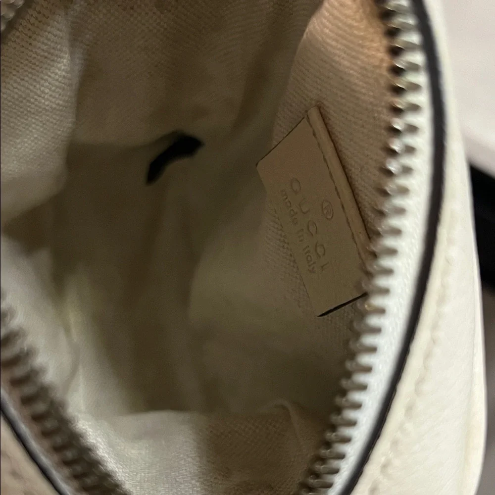 Gucci Cream Leather Crossbody with Signature Web Stripe - Picture 7 of 13